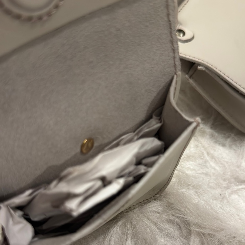 Elegant Cream Belt Bag - Picture 8 of 15